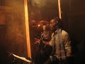 TYE TRIBBETT IN DA BOOTH ON A KEYBEEET...