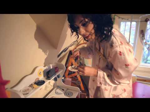 Kreayshawn “Breakfast” Ft 2 Chainz (BTS)