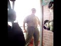 abuelo bailando metal