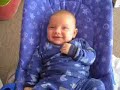 tomas riendose