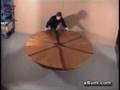 Amazing table that expands and contracts