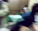 il kiattone ke s da skiaffi sulla pancia a suon d musica