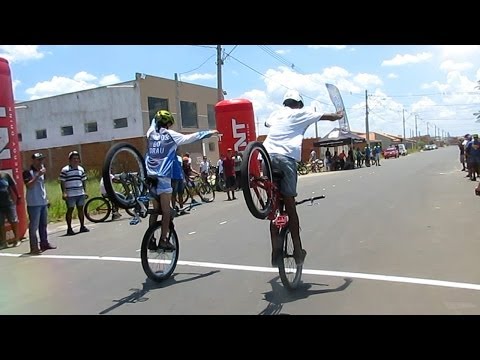 wheeling - Campeonato de Wheeling Bike - Hang Ten (RL sem as mãos), realizado em Sumaré - SP pelo Portal Wheeling (http://www.portalwheeling.com.br/), com o apoio da TN...