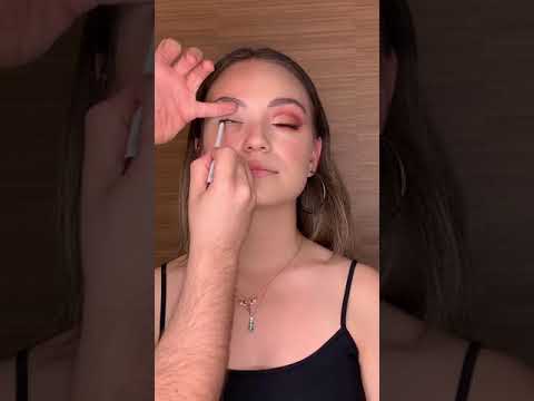 Göz makyajı nasıl yapılır ? - Hasan Soley