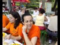 Comiendo en la piscina de abajo Comiendo en la piscina de abajo