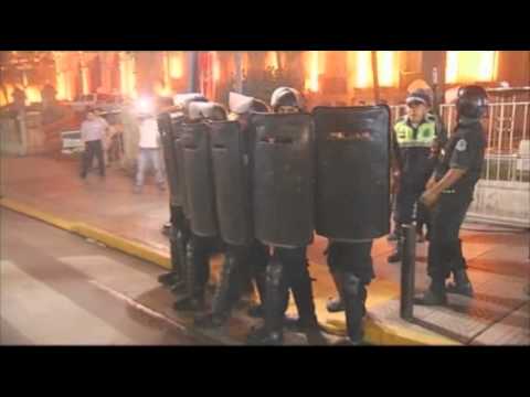 Raw: Police Clash With Protesters in Argentina