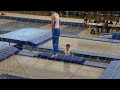 прыжки на батуте
