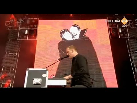 stone - Queens of the Stone Age - Live @ Landgraaf, The Netherlands, Pinkpop Festival (06-14-2013). 00:01 Intro 00:49 You Think I Ain't Worth a Dollar, but I Feel Li...