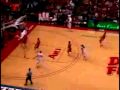 Unbelievable alley-oop from Dayton Flyers London Warren to Chris Wright