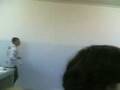 ginnastica nell'ora di laboratorio di chimica