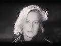 thru the wire
finland / 1987
director: aki kaurism�ki
screenplay: aki kaurism�ki
cinematography: timo salminen
editor: aki kaurism�ki, raija talvio
sound: jouko lumme
music: silu sepp�l�/nicky tesco
cast: nicky tesco, marja-leena helin, mato valtonen, sakke j�rvenp��, silu sepp�l�, hein�sirkka, sakari kuosmanen, pimme korhonen
producers: aki kaurism�ki, atte blom
produced by: villealfa filmproductions oy, megamania ky
duration: 6 min. 

