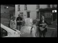 Glen Hansard and Mic Christopher busking in Leap