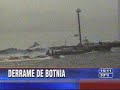 Derrame sobre el Río Uruguay - miércoles, 04 de febrero de 2009Una mancha de importantes proporciones se dibujó esta mañana en la zona del muelle de Botnia. Las muestras para el análisis del derrame ya fueron levantadas de als aguas del Río por personal de Vigilancia Ambiental y se elevarán para su análisis.Cancillería y organismos nacionales y provinciales ya fueron informados sobre el problema que se habría generado de la planta pastera de Botnia.El Director de Salud Municipal y coordinador del Área Vigilancia Ambiental confirmó la información.Recordemos que el 26/01/2009, hace solo 9 días, ésta empresa intoxicó a más de 2000 personas que formalizaron las denuncias correspondientes, hoy 04/02/209 lo hizo por agua !HASTA CUANDO SOPORTAR ESTE ATENTADO A LA VIDA !FUERA BOTNIA !El 26 de abril de 2009 TODOS AL PUENTE !