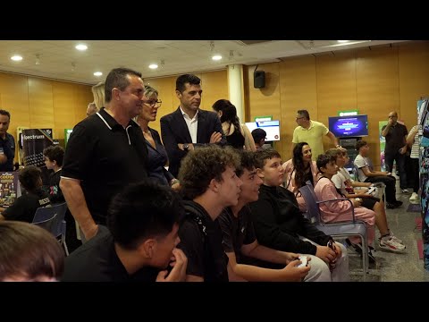 Cientos de jóvenes disfrutaron de la XII Party Tecnológica en el Centre Juvenil