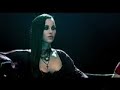Colour of Fire - A Pearl Necklace For Her Majesty