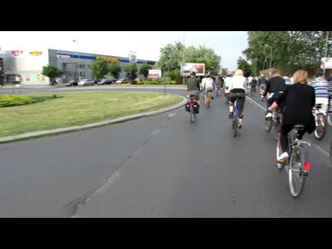 Majowa Masa Krytyczna 2011 - Zielona Góra - Masa jeździ na czerwonym.avi