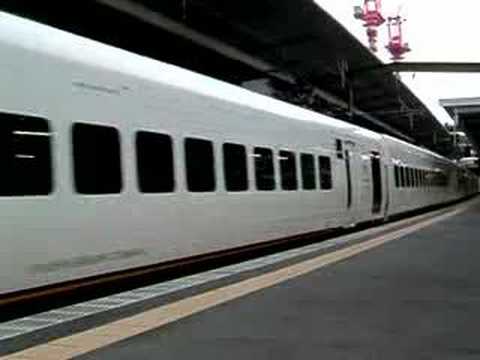 ８８５系 （６両）（3045M） 【博多駅】