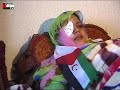 SULTANA KHAYA, una estudiante saharui de la universidad de Marrakech, fue salvajemente golpeada cuando se manifestaba en solidaridad con otros estudiantes represaliados en la universidad IBNO ZOHR de Agadir. Fueron las patadas de los policias, una vez en el suelo, las que reventaron su ojo derecho y dañaron el izquierdo. Esposada dentro de una ambulancia fue conducida entre insultos y golpes al hospital IBNO TOUFAIL. Los sanitarios de la ambulancia gritaban: 