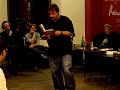 Tomeu Ripoll lee poemas de David González en el encuentro 