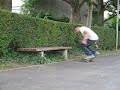 bon voil� j'ai essyer un slide sur un banc comme dans tony hawk mais j'ai foir�^^