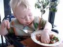 Tabea lernt Essen