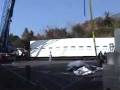 videos de New dorm gets lifted into Clark Halls parking lot