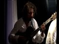 apr�s daniel szabo la semaine derni�re, c'est un autre hongrois qui vient habiter notre club. habitu� du duc des lombards depuis quelques ann�es, c'est toujours avec plaisir que nous retrouvons ce guitariste singulier et magnifique de profondeur et d'�motion. le hongrois partage sa vie entre budapest et le reste de l'europe. sans doute est-il comparable par certains c�t�s � john scoffield. l'ancien compagnon de route de miles davis fr�quente volontiers les chemins d�tourn�s de la country et du blues, le guitariste hongrois s'appuie quant � lui sur la musique traditionnel de son pays qu'il malaxe avec talent et respect tout en l'�lectrifiant et en l'�lectrisant.