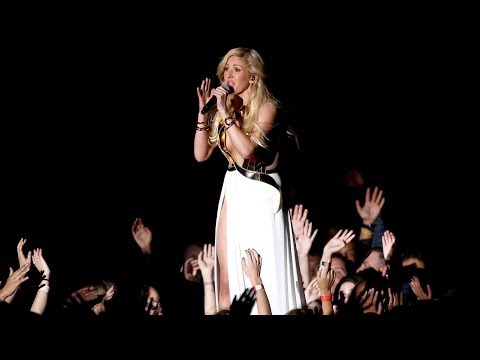 Ellie Goulding & Zedd Performance Rocks MTV Movie Awards 2014