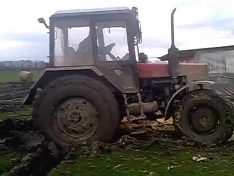 Mtz82 - Fűrészpor hordás nehezített terepen. Aki negatív dolgot lát benne, kérem írja le ezzel is segítve, hogy mire ügyeljünk. Ez a videó azoknak kedvez kik szereti...