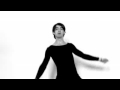 Joe Jonas dançando 