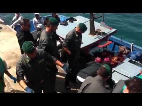 Gobierno italiano evacuará a miles de africanos de la isla Lampedusa