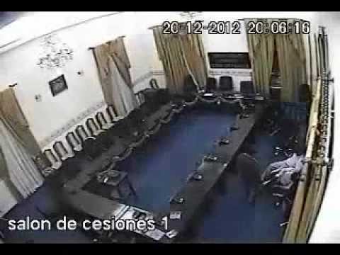 Bolivia: Cámaras graban a congresista en presunto acto de violación