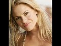 'deanne berry � uma dan�arina e core�grafa australiana, conhecida pela participa��o no clipe musical do single call on me, de eric prydz.

o clipe mostra uma aula de aer�bica onde berry � a instrutota, demonstrando uma s�rie de rotinas sensuais de gin�stica.
