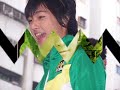 请在我后悔之前离开我+ 出口(炎亞綸&吴尊) This is a picture slideshow of majority 亞綸and 吴尊's pictures. Both songs are sung by 飛輪海. Lyrics: (请在我后悔之前离开我) 如果当时没有擦肩而过也不会懂心可以多痛感谢你给我一场美好的梦既然是梦如何追究跟你爱的人走原谅我不送年轻是我唯一的错在列车进站之前红灯在闪烁闭上眼放开双手请在我后悔之前离开我在我还没有崩溃的时候不愿意再用深情勒素你的温暖会有多难过明天再说请在我后悔之前离开我去某个幸福快乐的星球不确定我的笑容还能够撑多久如果你慈悲千万别回头(出口) 叹息沉默加泪水和疲倦怎么会爱只剩这一些是不是时间把人变得傻了点明明有过快乐却忘了怀念如果我可以不再迷恋迷恋你在怀中幸福的香味也许就能够不再有期待期待你回来约好的未来听着你说好爱我感觉却不是感动这一次拥抱以后还有没有谁能告诉我哪里有出口能让我逃出这个我快沉没的漩涡我听着你说爱我感觉却如此寂寞笑容只维持几秒就变酸了此刻我只想找一个出口逃离这混乱荒谬爱不爱改天再说我想你真的爱我但我也真的很痛不然不会连亲吻都苦苦的哪里才会有离开你的出口就算真找到出口能往哪里走