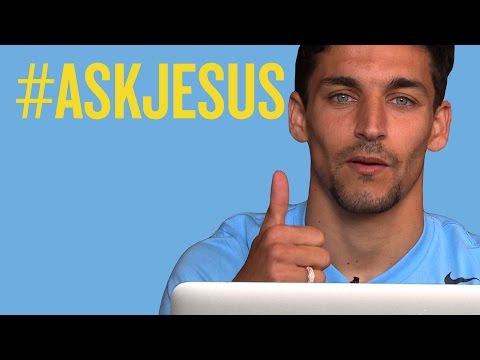 Video: Figo, Favourite Goals & Films | #askjesus | Jesus Navas answers fans questions