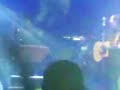 enrique bunbury canta el tema de distrito 14 'frio' en el concierto 'distrito 14 y amigos'. zaragoza 9 feb 2008.