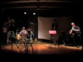 extraits de la premi�re du spectacle l'�ge de l'air d'alain gibert et andr� ricros lors de leur passage festival sur lignon en 2000. 
l'air et la musique.... 
voil� deux entit�s aussi ins�parables que le jour et la nuit, la fleur et le fusil, le chien et l'�v�que, ou encore la banque et le ch�que. il est donc juste et sage que des musiciens rendent hommage � ce fluide si n�cessaire : l'air. cet hommage prend la forme d'un 