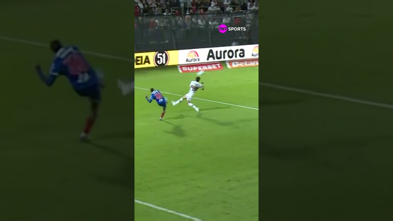 UM DOS GOLS MAIS ESTRANHOS DO ANO! ZAGA DO SÃO PAULO METEU ESSA AÍ NO ÚLTIMO CONTRA O BAHIA #shorts