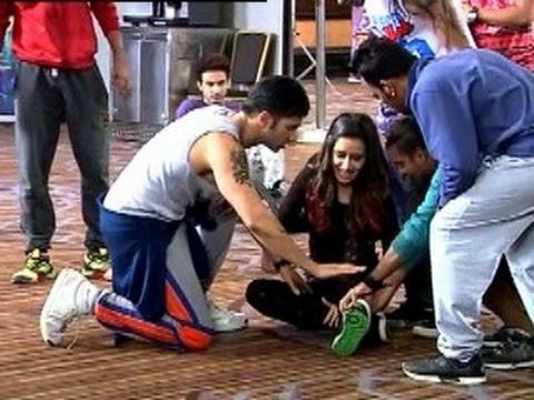 Shraddha Kapoor fell down while shooting song on ABCD 2