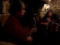 chanson traditionnelle fran�aise interpr�t�e avec talent par nicolas qu�mener au chant et � la guitare et audrey le jossec � l'accord�on diatonique