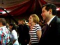 nicolas duarte ministrando en la reunion de amigos en la iglesia gente nueva.