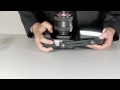 www.enjoyyourcamera.com Video-LED für Video-DSLR und Camcorder von Yongnuo Yongnuo SYD-1509 Video-Leuchte mit Befestigungsschiene Die in 12 Helligkeitsstufen einstellbare Video-LED eignet sich ideal für die dauerhafte Beleuchtung bei Filmaufnahmen mit Video-DSLRs und Camcordern. Die Leuchte besteht aus 135 Einzel-LEDs, die auf einer rechteckigen Fläche angeordnet sind. Für eine homogene Ausleuchtung befinden sich die LEDs hinter einer diffusen Scheibe. Wem die Leuchfläche zu klein oder die Leuchtkraft zu gering ist, der kann mehrere der SYD-1509 kombinieren. Auf beiden Seiten sowie oben an der Leuchte befinden sich Steckschuh-Anschlüsse, um weitere Leuchten anzubringen. Mit der mitgelieferten Befestigungsschiene kann die Video-LED auch seitlich des Objektivs an der Kamera befestigt werden. Die Schiene selbst bringt unterseitig zwei 1/4
