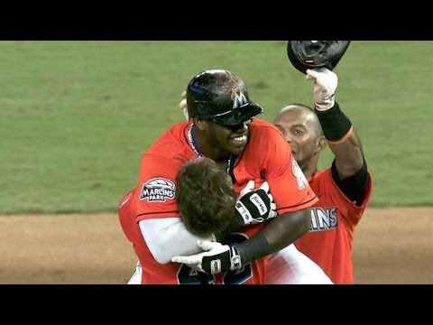 Video: HOU@MIA: Hanley laces walk-off single in the 11th