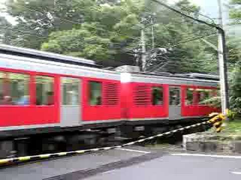 箱根登山鉄道　小涌谷駅手前の踏切