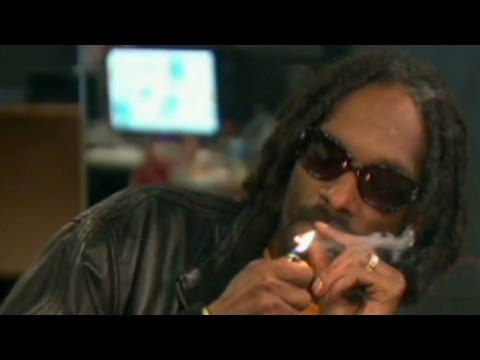 Is Snoop Dogg AKA Snoop Lion smoking marijuana on live TV?