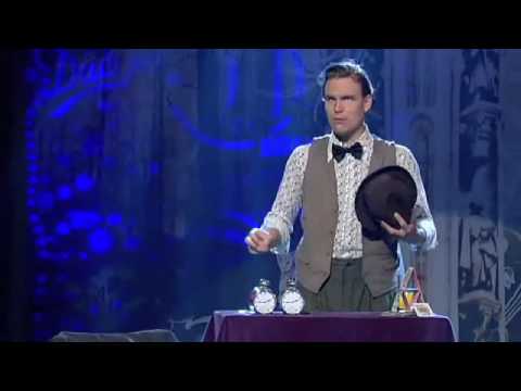 charlie caper - Charlie Caper uppträder med trolleri på Lilla Melodifestivalen 2009. Magiskt och charmigt! Jag hade problem med att synca ljudet länge, men nu funkar det.