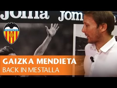Valencia CF: Mendieta: 'Me llena ver mi imagen como parte de la historia del VCF'