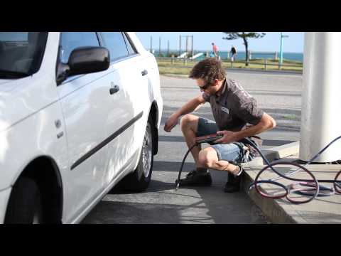 how to check tyre pressure