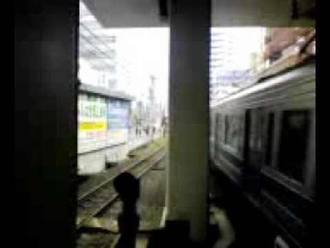 町田駅プラットホームと町田駅第一踏切