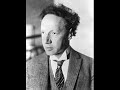 here ossip gabrilowitsh joins the legendary flonzaley quartet in a performance of schumann's piano quintet op. 44.(first movement)this was the first complete recording of this work.
ossip gabrilowitsch was born in st. petersburg (russia) on january 26,1878. he was a pupil of anton rubinstein and won the rubinstein prize at the age of 16. he later studied in vienna with leschetizky. it was during this period that he met a fellow leschetizky student by the name of clara clemens,the daughter of samuel clemens(aka mark twain). they were married on october 6,1909 in samuel clemens home in connecticut. (i once read an amusing article about samuel clemens'interaction with leschetizky.fortunately, leschetizky had a good sense of humor).gabrilowitsch made his first american tour in 1900. his repertoire included the tchaikovsky first piano concerto and later rachmaninov's second piano concerto. however, it was the music of schumann and brahms (as it was with his good friend harold bauer)that he advocated. his performance of the brahms and schumann piano concertos were concidered to be definitive. in 1918, he became the musical director and principal conductor of the detroit symphony orchestra. he remained in that position until his death in 1936.unfortunately,except for the schumann quintet op. 44,his recorded legacy is devoted to miniatures that he regularly programmed. after his death bruno walter wrote,